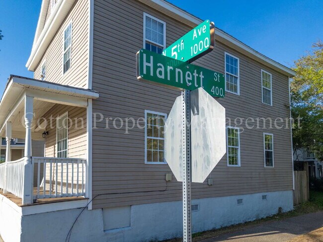 Building Photo - 2BR/1BA Apartment in Downtown Wilmington - Near Brooklyn Arts District - $1,375/Monthly - Pet Fri...