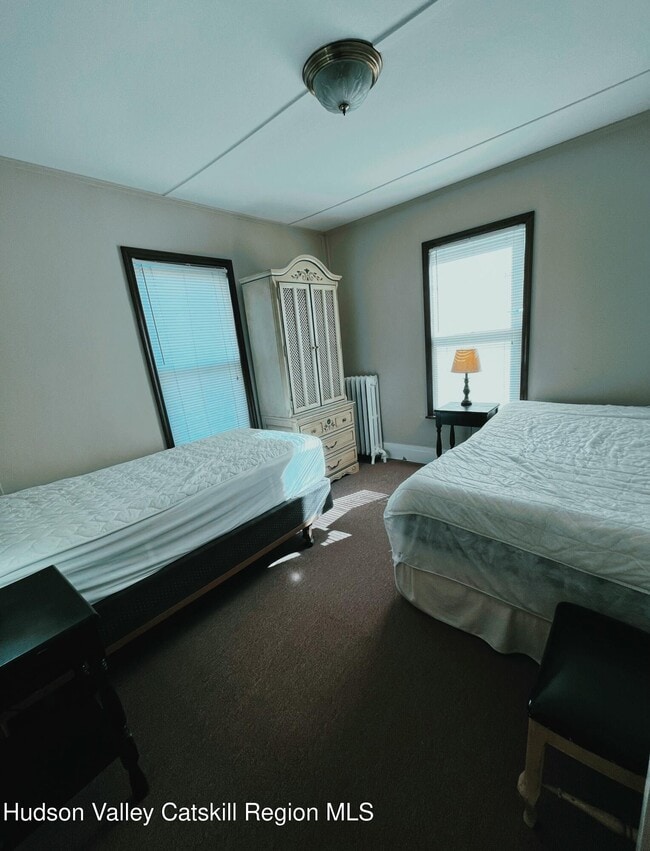 Building Photo - 6 Penrose Park