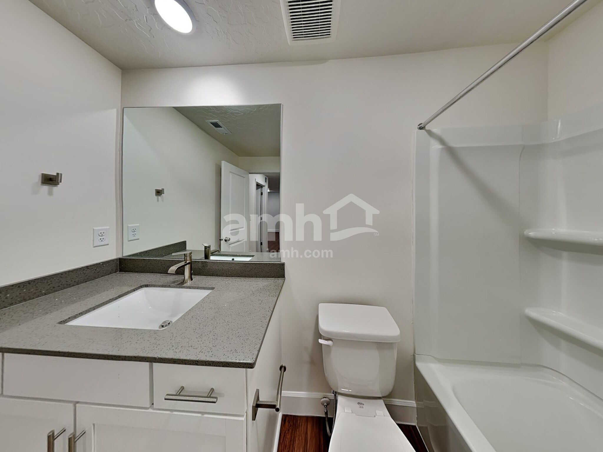 Building Photo - 6628 Old Forest Dr