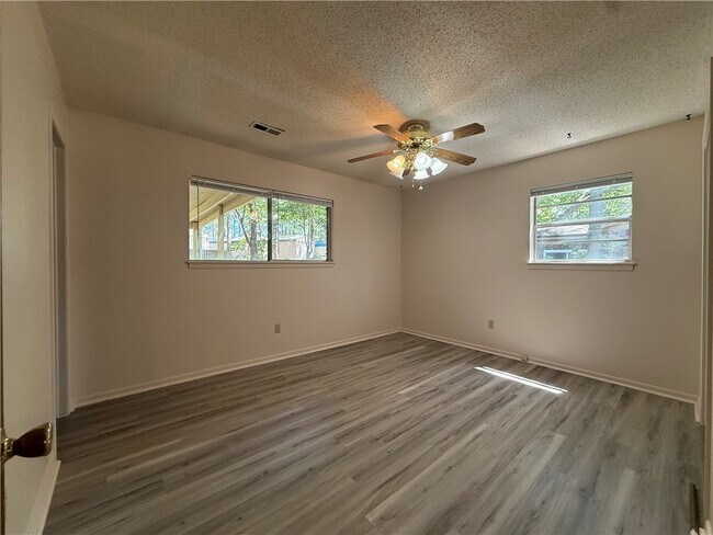 Building Photo - 2892 N Peg Ln