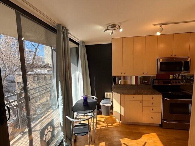 Building Photo - 2600 N Hampden Ct