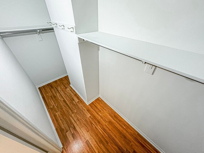 Building Photo - Recently Renovated 3 Bed 2.5 Bath Condo With Balcony In Vibrant Watergate At Landmark - Utilities...