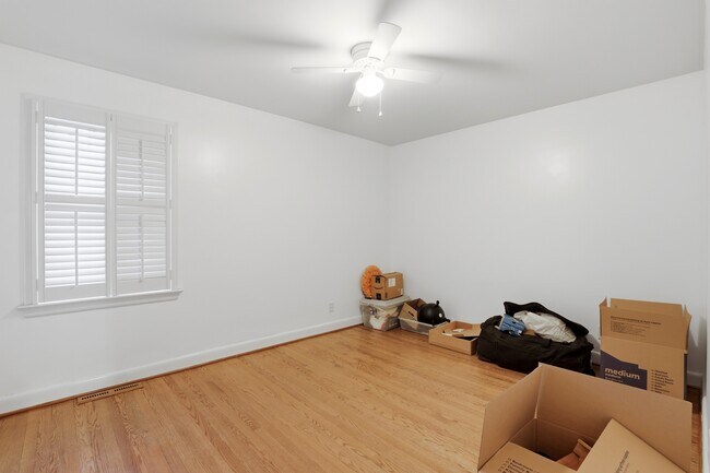 Building Photo - 1700 E Mulberry St