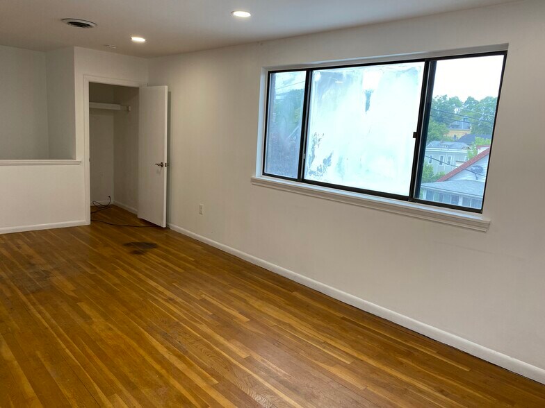 Building Photo - 62 Nonantum St