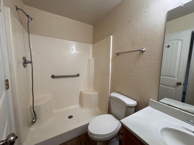 Building Photo - 3 Bedroom, 2 Bathroom House