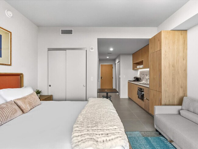 Building Photo - 11 NE 6th St