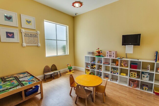 Building Photo - 11251 SW Springtree Terrace