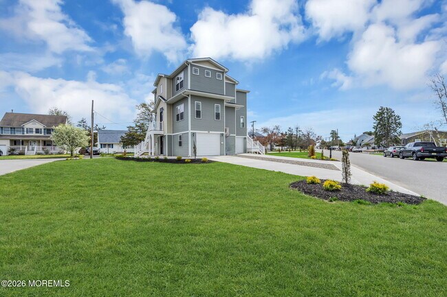 Building Photo - 58 Cove Rd