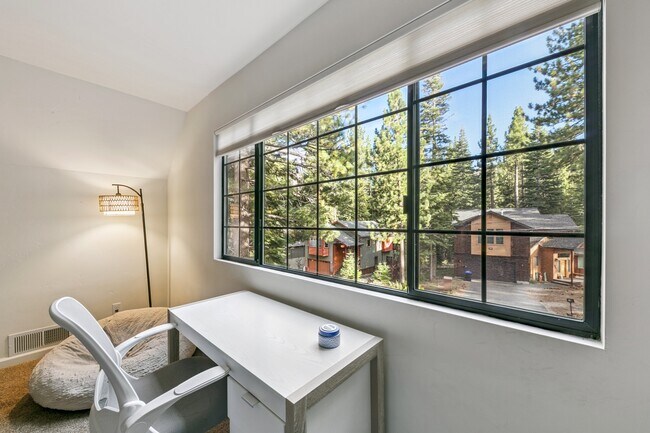 Building Photo - 1517 Plumas Cir