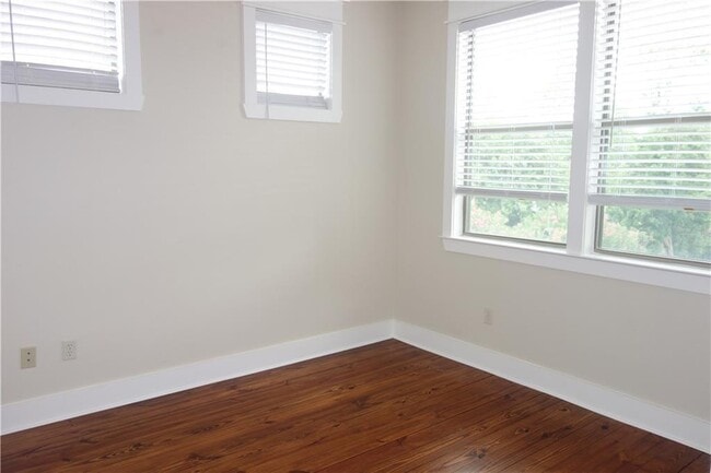 Building Photo - 8318 Bowling Green Dr
