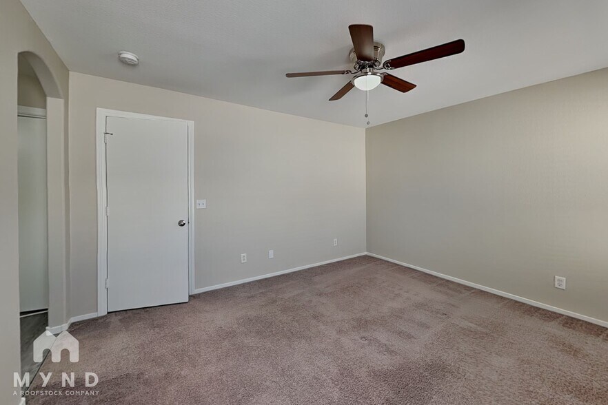 Building Photo - 3379 Dragon Fly St
