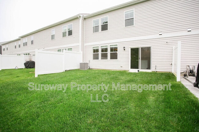 Building Photo - 32 Roberta Wy.