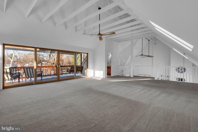 Building Photo - 1080 Crestview Dr