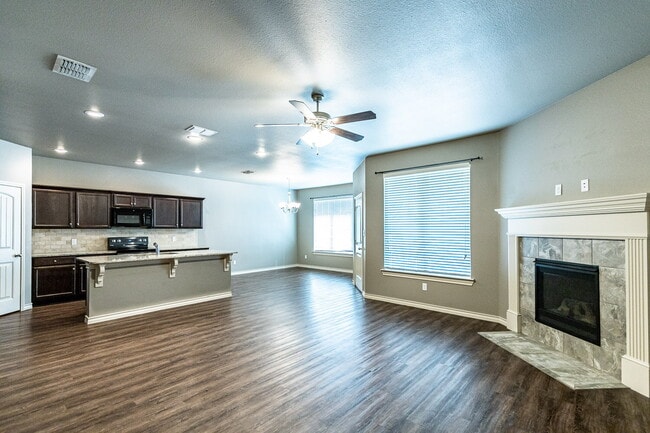 Building Photo - Outstanding 4 Bedroom Home in North Pointe!