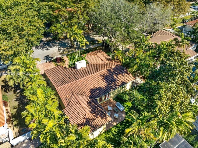 Building Photo - 414 Camilo Ave