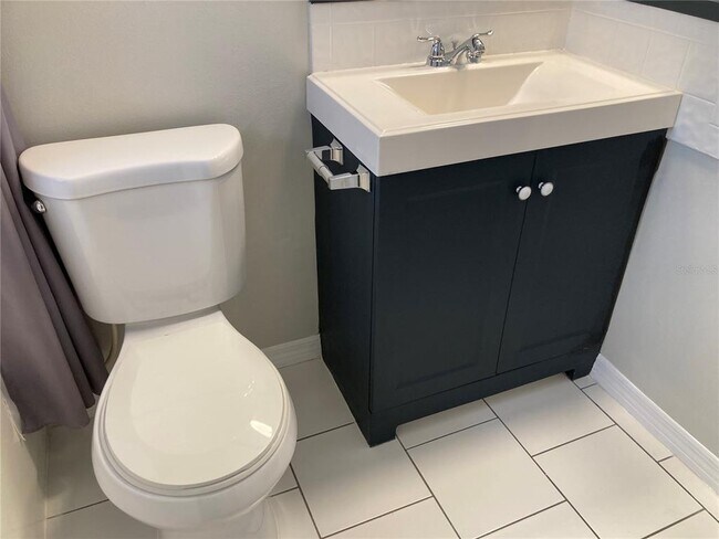 Building Photo - 2028 29th Ave N