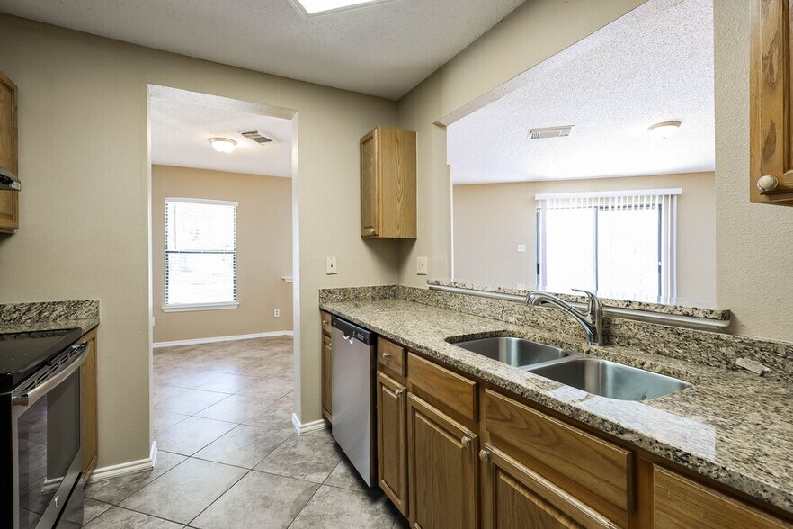 Building Photo - 10736 Juniper Pass