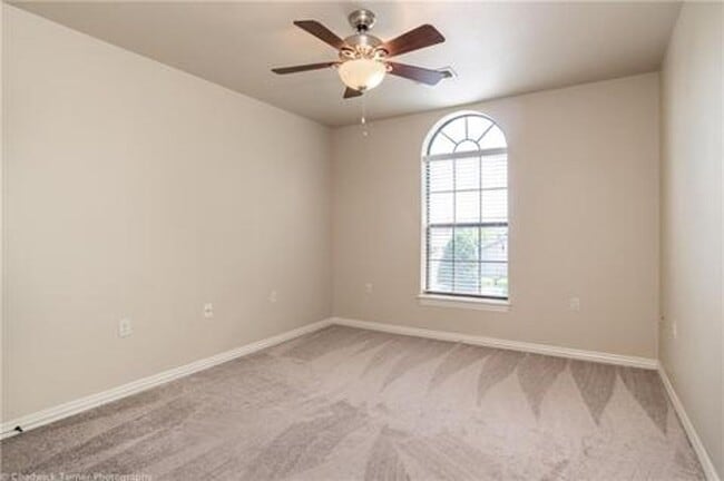 Building Photo - 2 Bedroom Condo 6 Minutes from UofA! Prime location in quiet neighborhood!