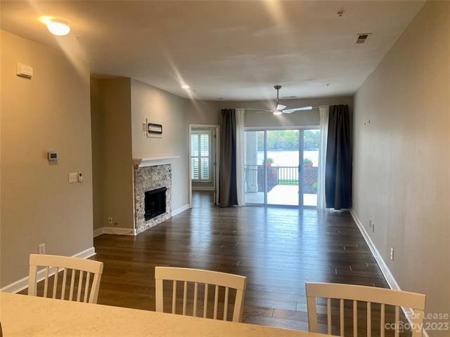 Building Photo - 920 Jetton St