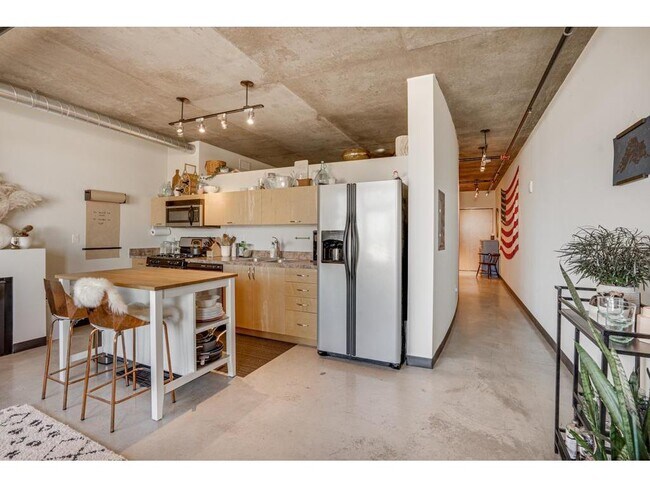 Building Photo - 730 N 4th St