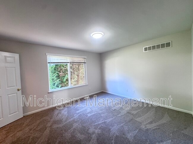 Building Photo - 173 Algansee Dr