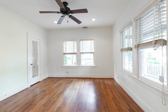 Building Photo - 811 Fugate St
