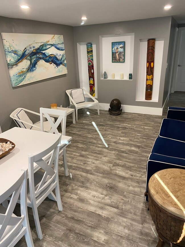 Building Photo - 28130 Dorothy Ave