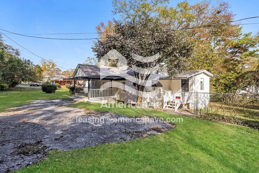 Building Photo - 1708 28th Ave