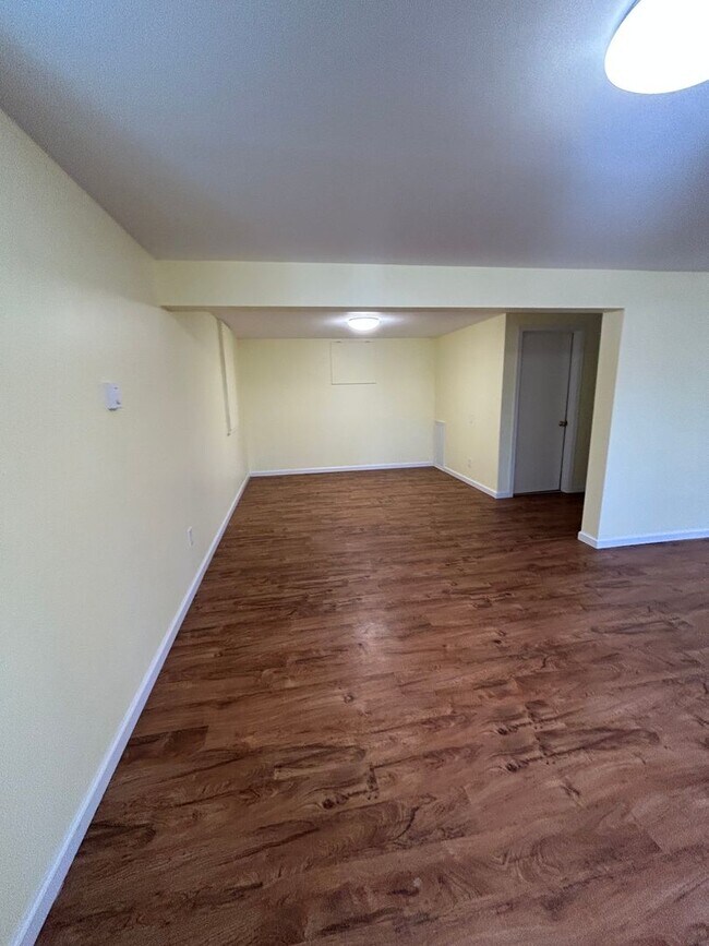 Building Photo - 3 bedroom, 3 bath house located in Park Forest