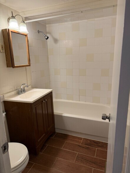 Building Photo - 7760 John Vuong Way