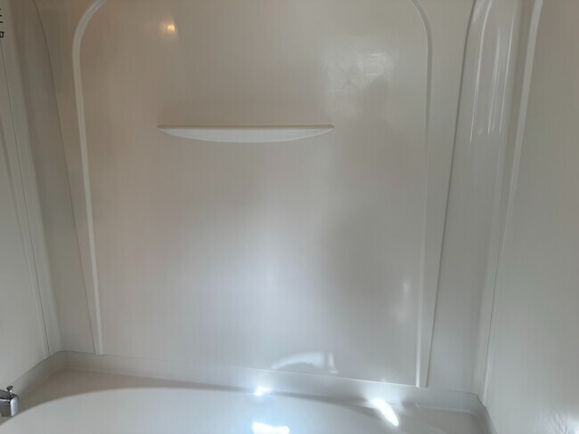 Building Photo - Room in Townhome on Averette Hill Dr