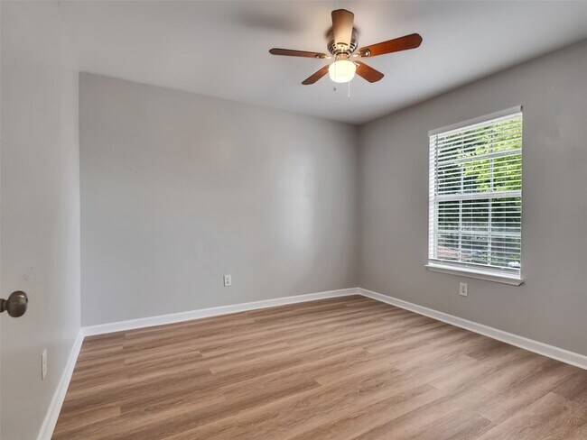 Building Photo - 4003 Swinden Dr