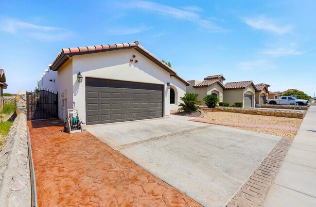 Building Photo - 12709 Cozy Cove Ave