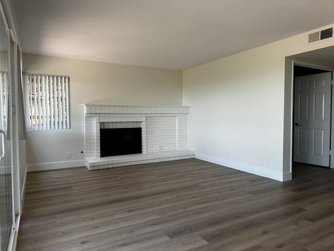 Building Photo - Spacious Home in La Costa with Nice View!!