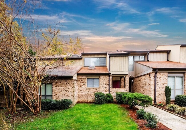 Building Photo - 7930 Charter Oak Ln