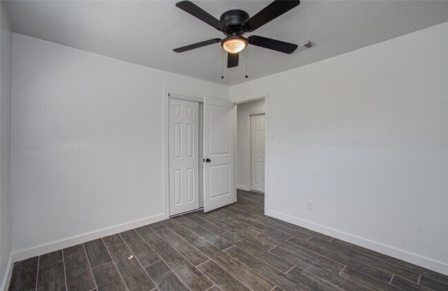 Building Photo - 2540 River Ridge