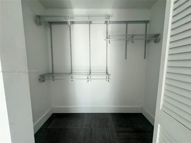 Building Photo - 7275 SW 90th Way