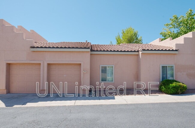 Building Photo - 1620 E Parada del Sol