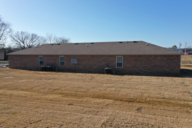 Building Photo - 123 S A St