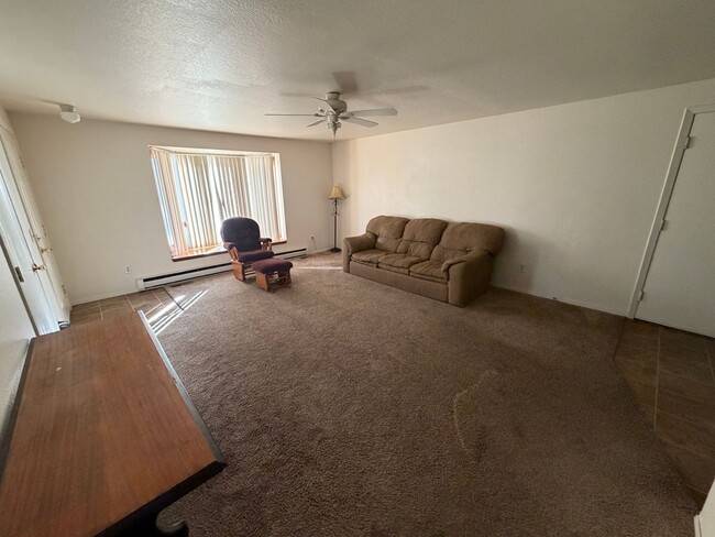 Building Photo - West End Living at Its Best — Spacious 3 Bed, 2 Bath with Garage!