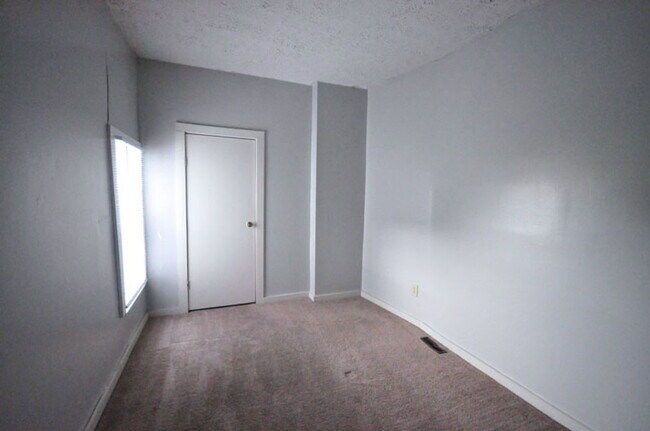 Building Photo - 1518 Worthington St