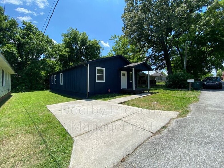 Building Photo - 2310 Cushman St