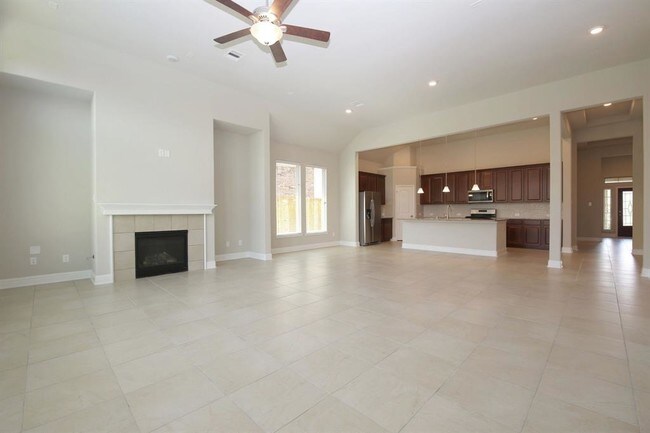 Building Photo - 18 Salado Vista Ct