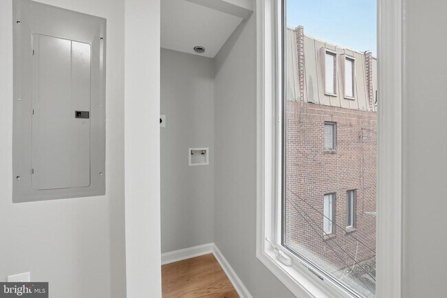Building Photo - 3248 Jones Ct NW