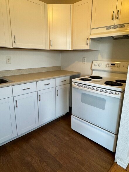 Building Photo - 387 S 9th St