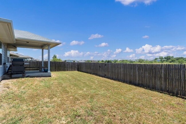 Building Photo - 205 Four Star Dr