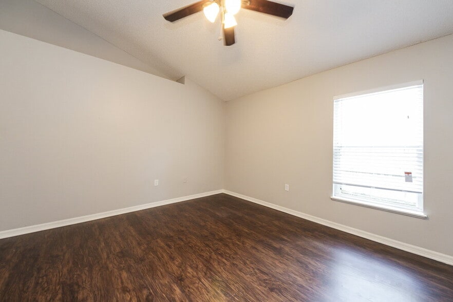Building Photo - 936 Welch Hill Cir