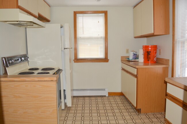 Building Photo - 3343 Post Rd