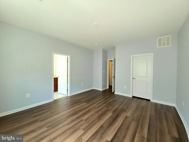 Building Photo - 5323 Smith's Cv Ln