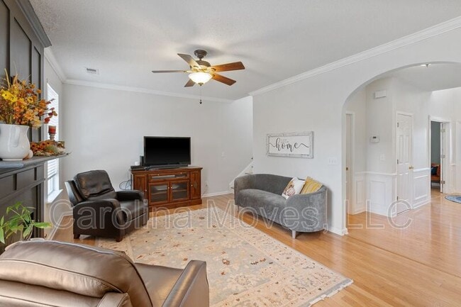 Building Photo - 312 Waterton Way